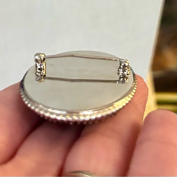 Vintage Whiting & Davis Signed Hematite Brooch - Picture 10 of 13